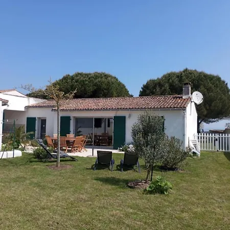 Sea-facing In La Flotte-en-re Willa